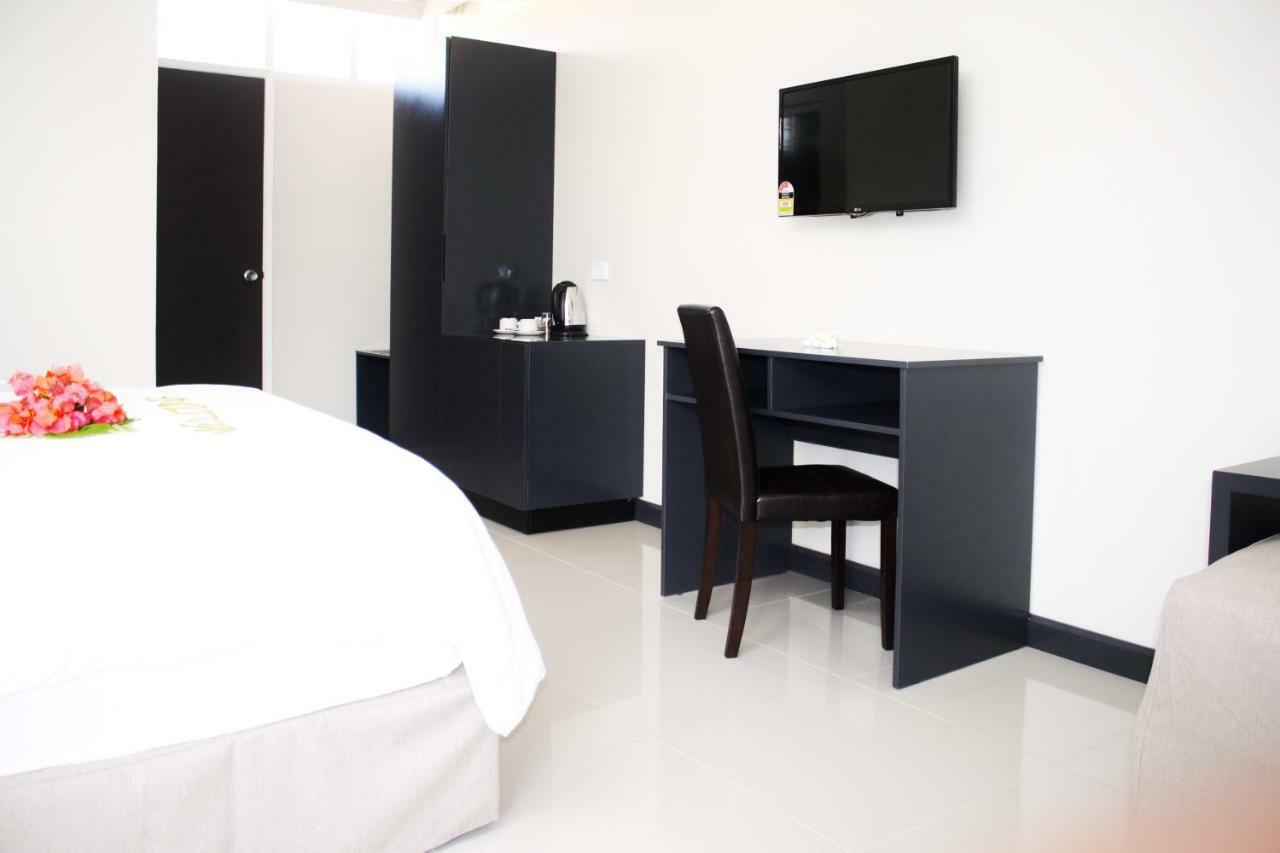 Hotel Oasis Нади Екстериор снимка